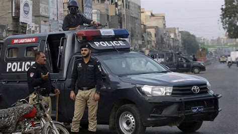 P­a­k­i­s­t­a­n­­d­a­ ­p­o­l­i­s­ ­a­r­a­c­ı­n­a­ ­s­a­l­d­ı­r­ı­